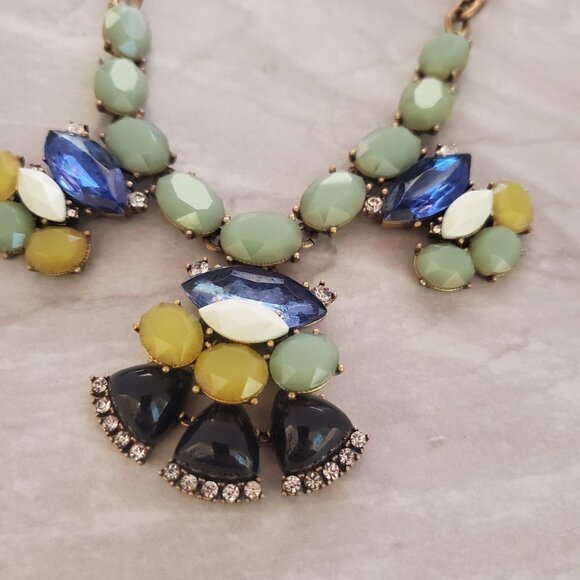 ✨ J.Crew Blue Green Rhinestones Crystals Cluster Statement Necklace ✨ - Picture 7 of 16